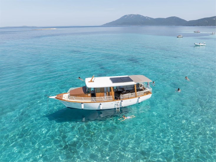 discover the beauty of lošinj island with robinson boat tours
